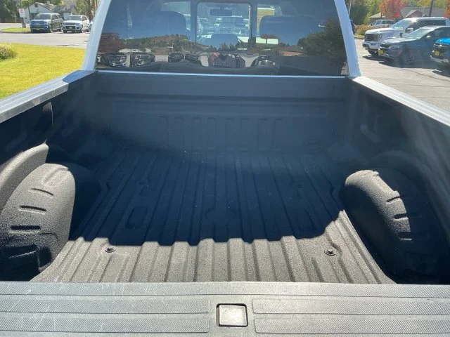Used 2020 Oxford White Ford Lariat image 23