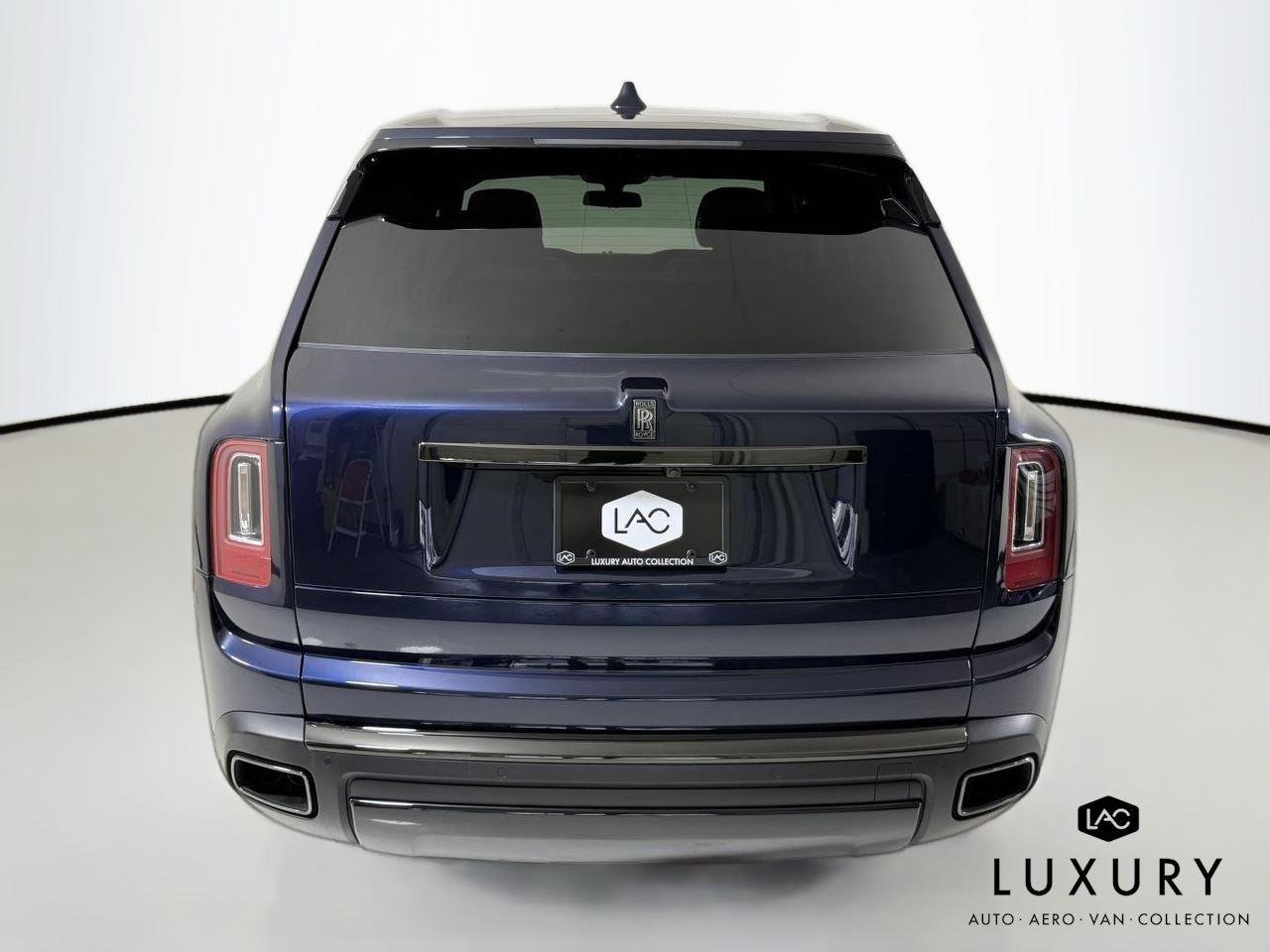 Used 2022 Midnight Blue Rolls-Royce Black Badge | Executive Rear Seating | Rear Entertainment image 7