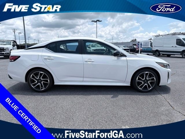 Used 2025 Aspen White Nissan SR image 2