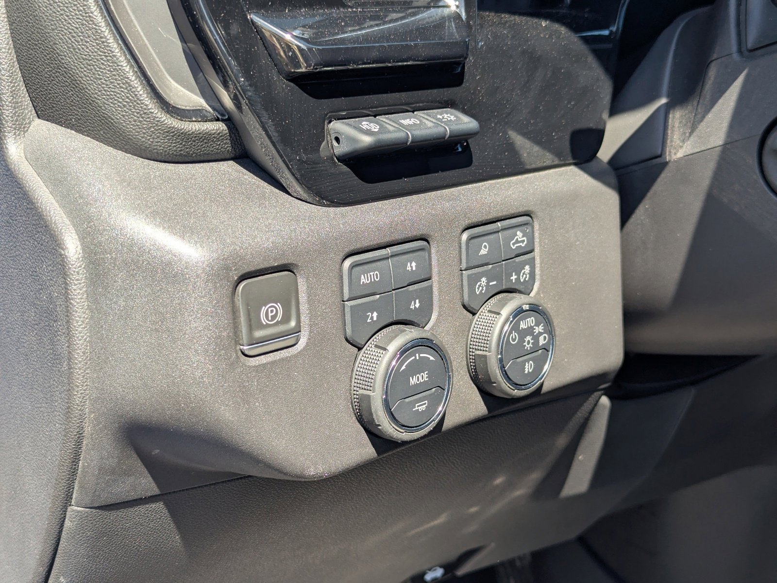 Used 2023 Glacier Blue Metallic Chevrolet ZR2 image 21