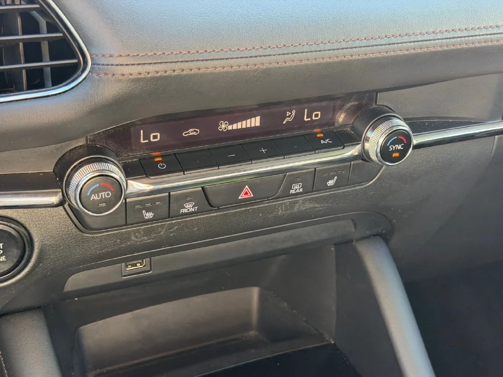 Used 2019 White Mazda Preferred image 25