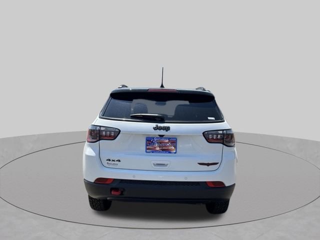 New 2026 Bright White Clear-Coat Exterior Paint Jeep Trailhawk image 4