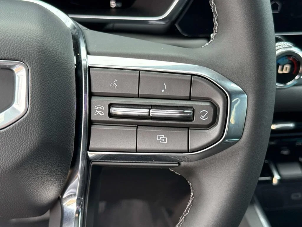 New 2026 Onyx Black GMC Elevation image 35