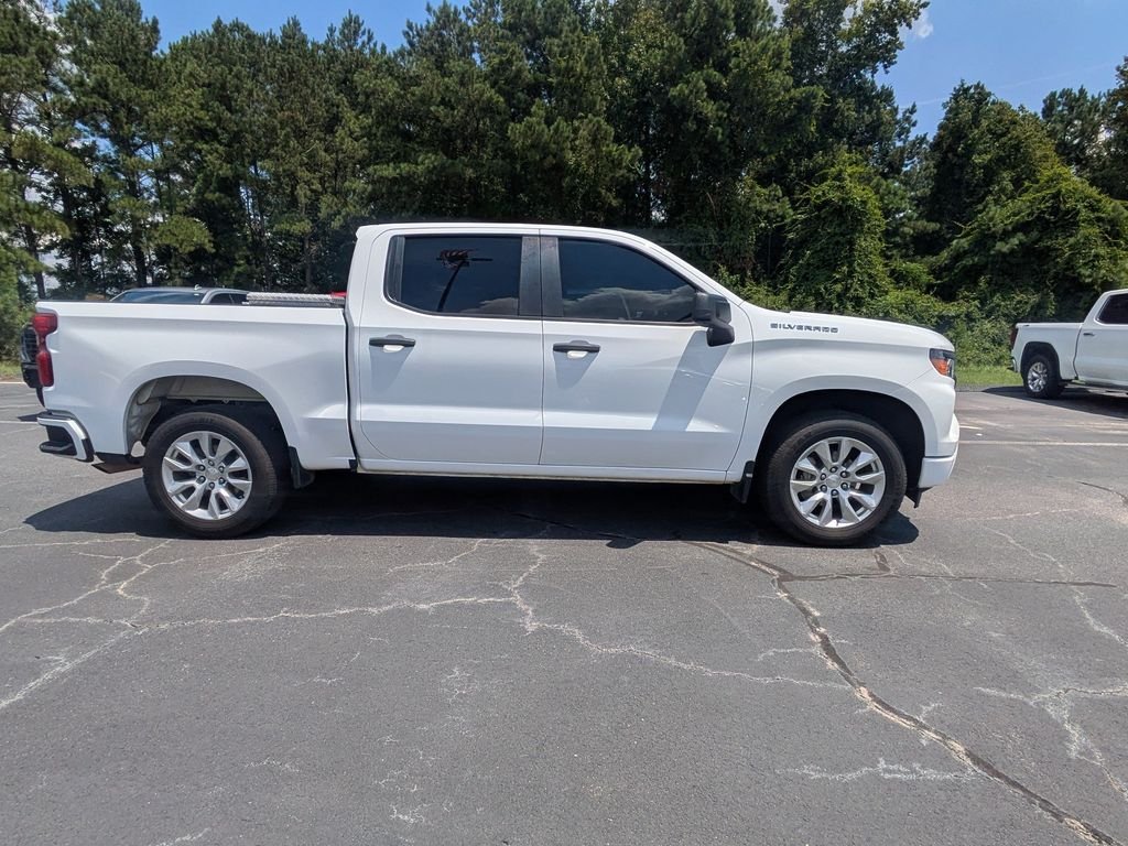 Used 2023 White Chevrolet Custom image 3
