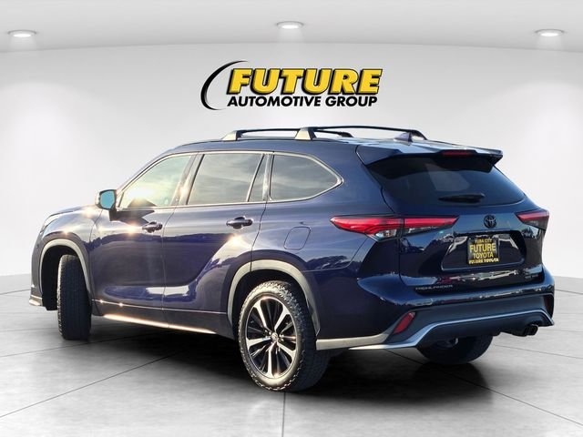 Used 2022  Toyota XSE image 6