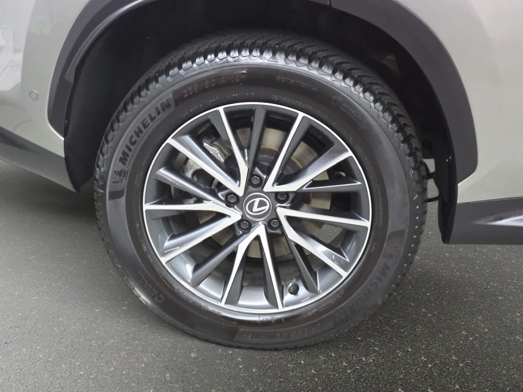 Used 2024 ATOMIC SILVER Lexus 350h Luxury image 33