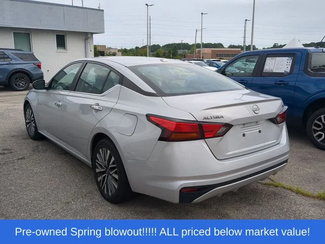 Used 2024 Silver Nissan 2.5 SV image 2