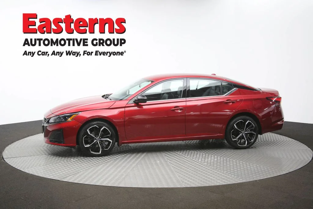 Used 2023 Red Nissan 2.5 SR image 57