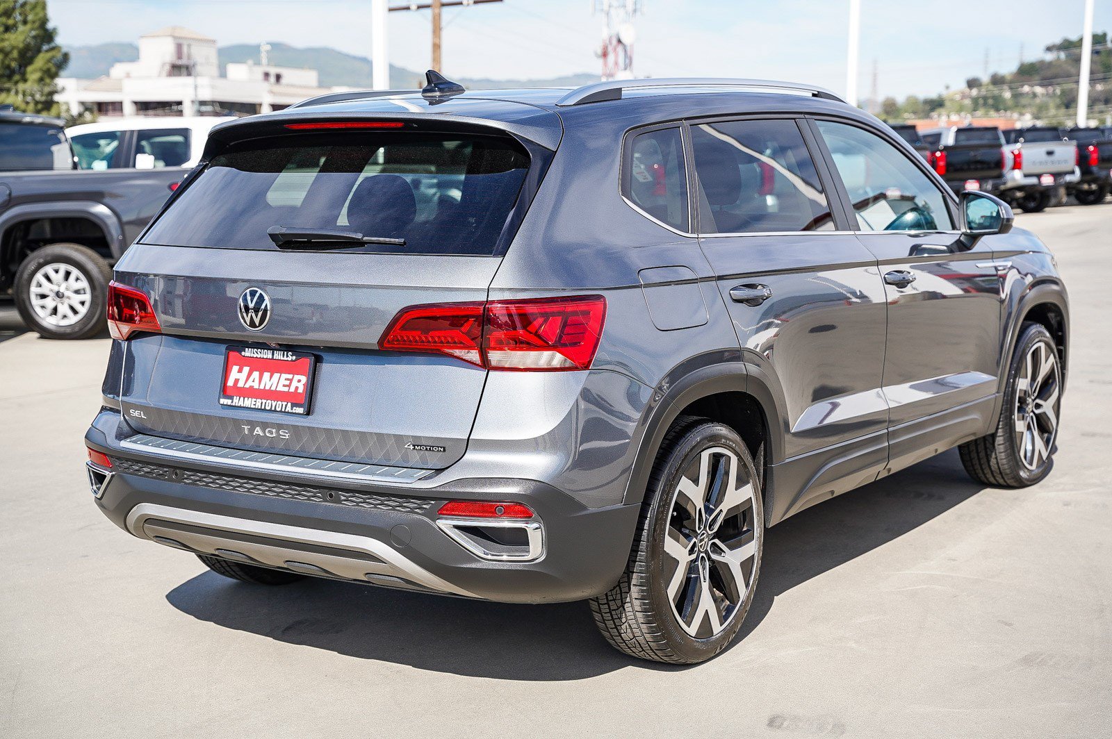 Used 2023 Platinum Gray Metallic Volkswagen SEL image 10