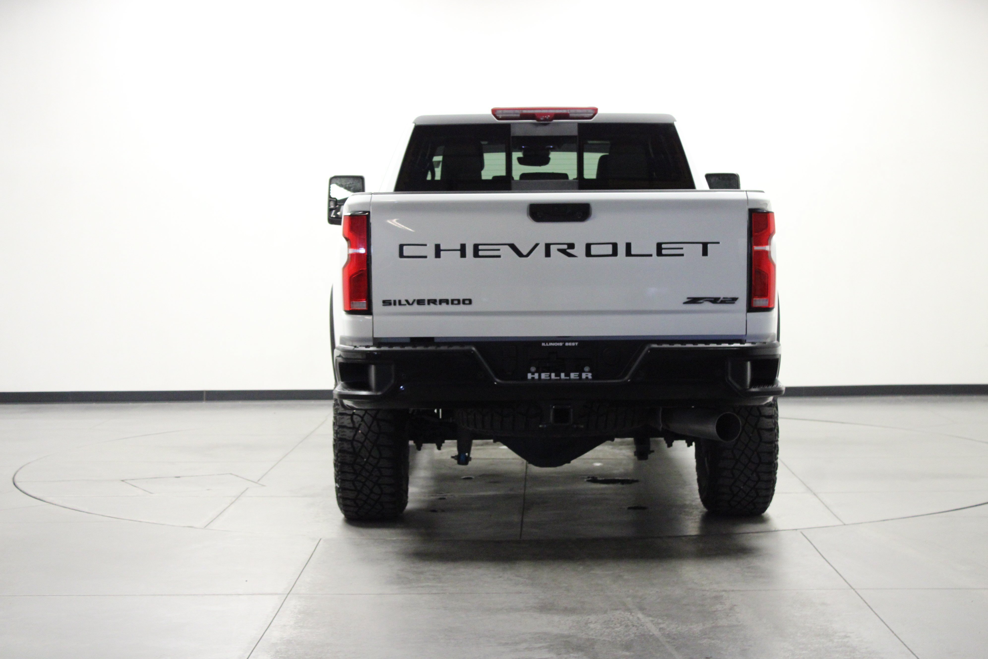 Used 2025 Summit White Chevrolet ZR2 image 5