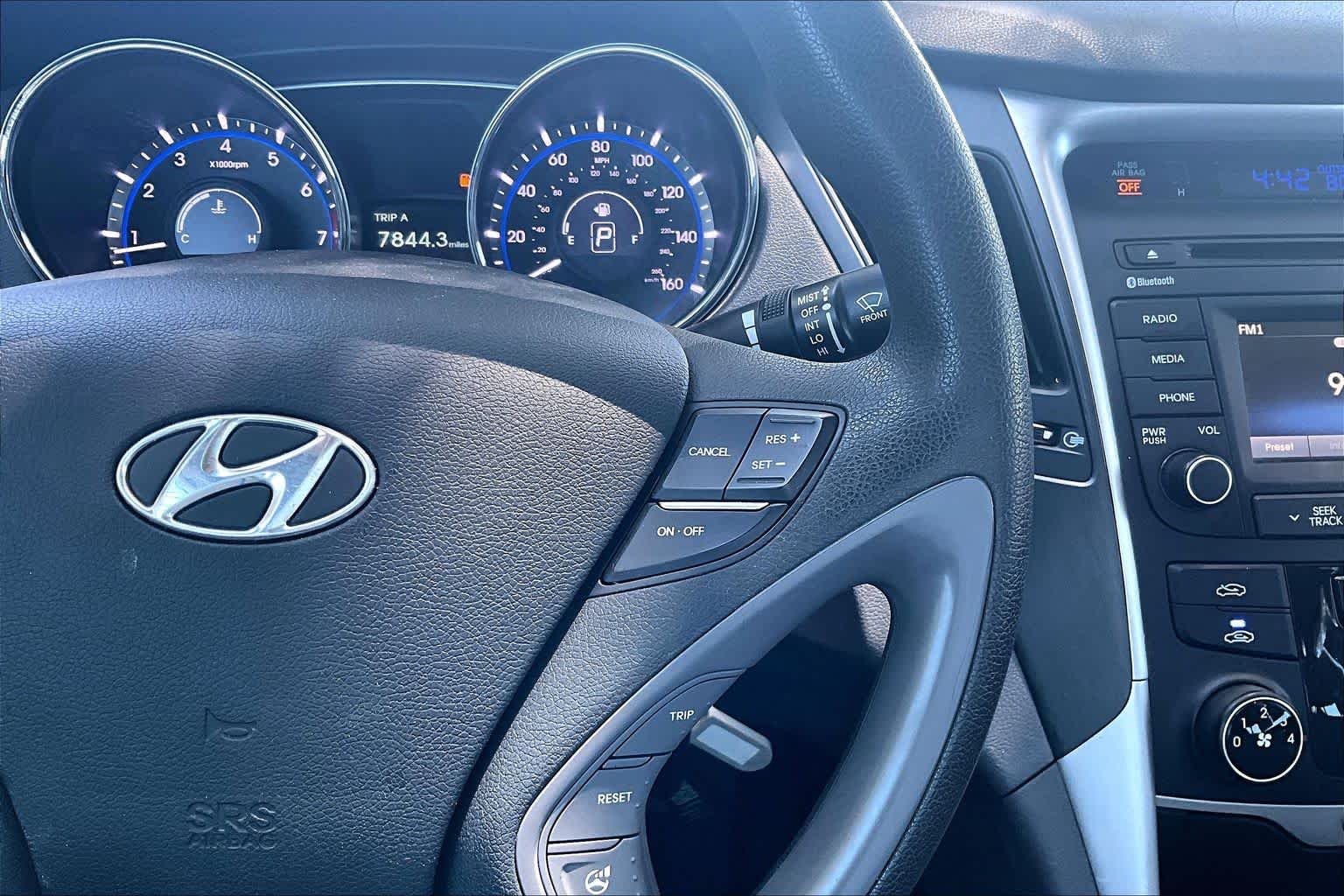 Used 2014 Harbor Gray Metallic Hyundai GLS image 25