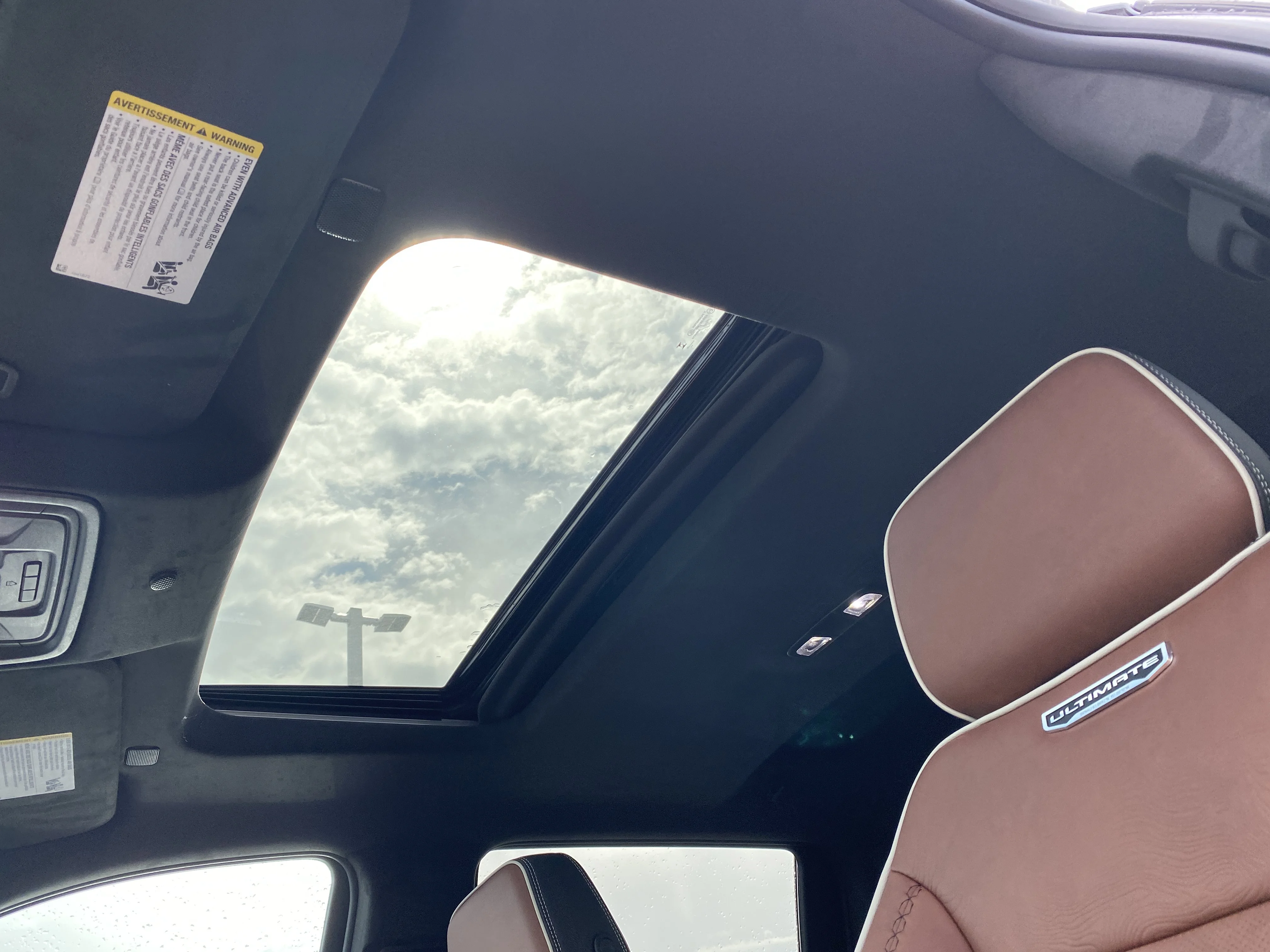 New 2026 GLACIER WHITE TRICOAT GMC Denali Ultimate image 25