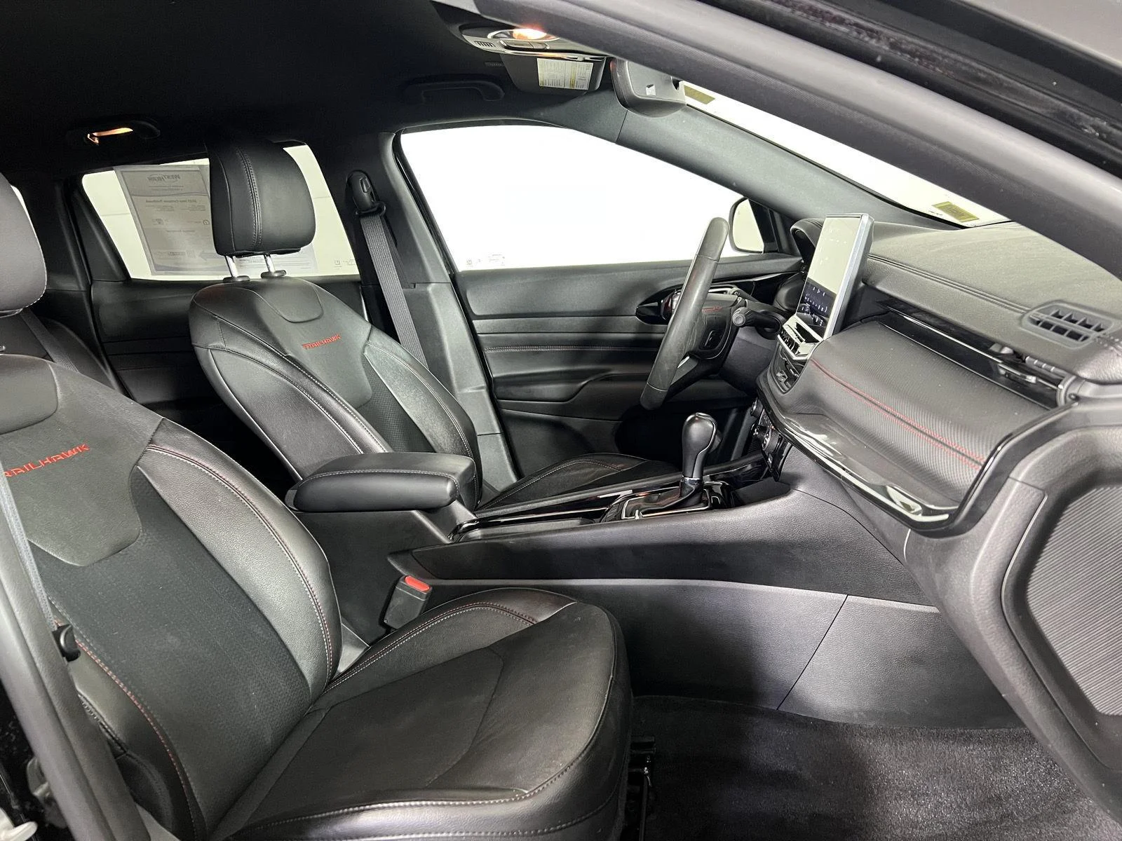 Used 2023 Diamond Black Crystal Pearlcoat Jeep Trailhawk image 20
