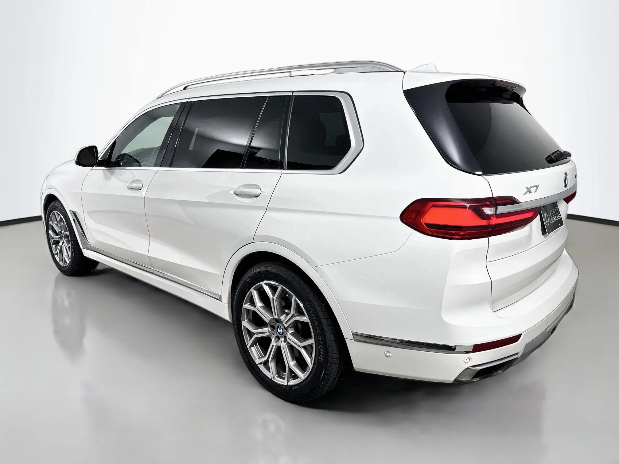 Used 2021 Alpine White BMW xDrive40i image 5