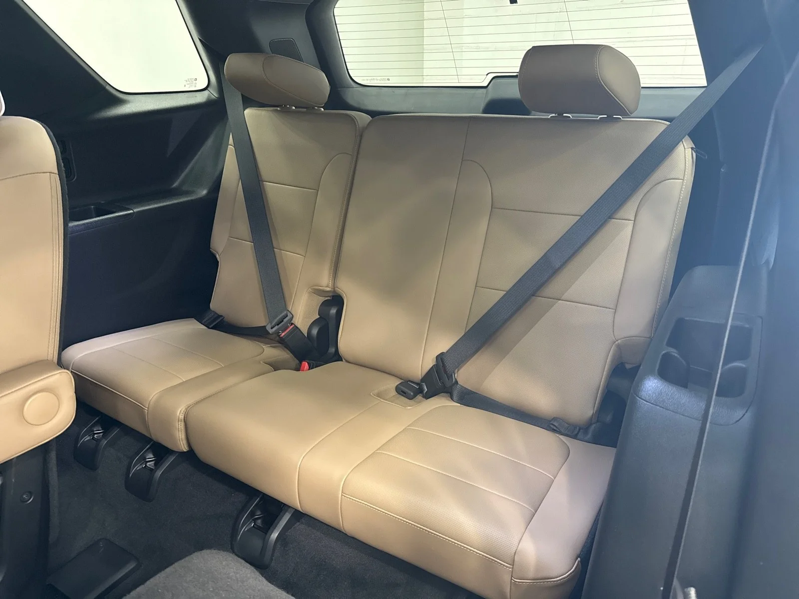 Used 2023 Iridescent Pearl Tricoat Chevrolet Premier FWD image 40