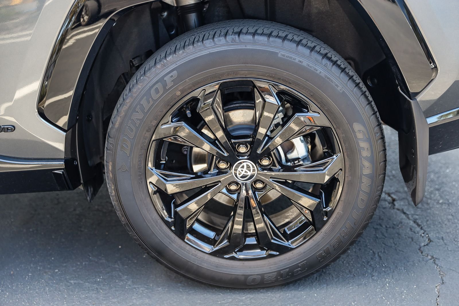 Certified Used 2024 MID BLCK/MAG GRAY Toyota XSE image 8