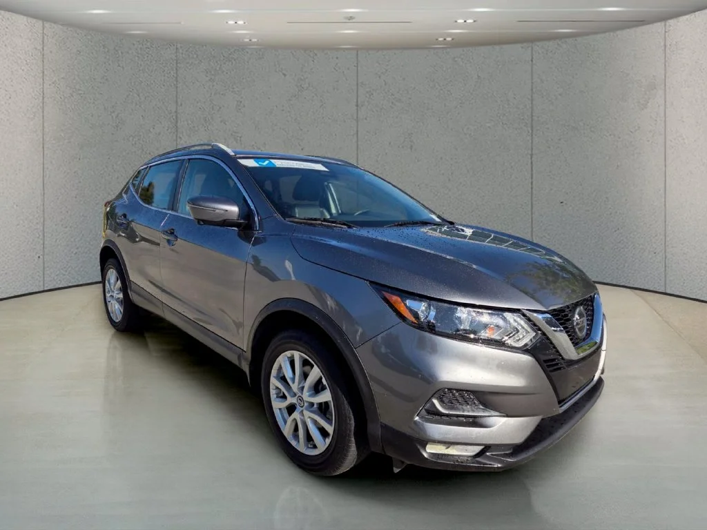 Used 2021 Gray Nissan SV image 7