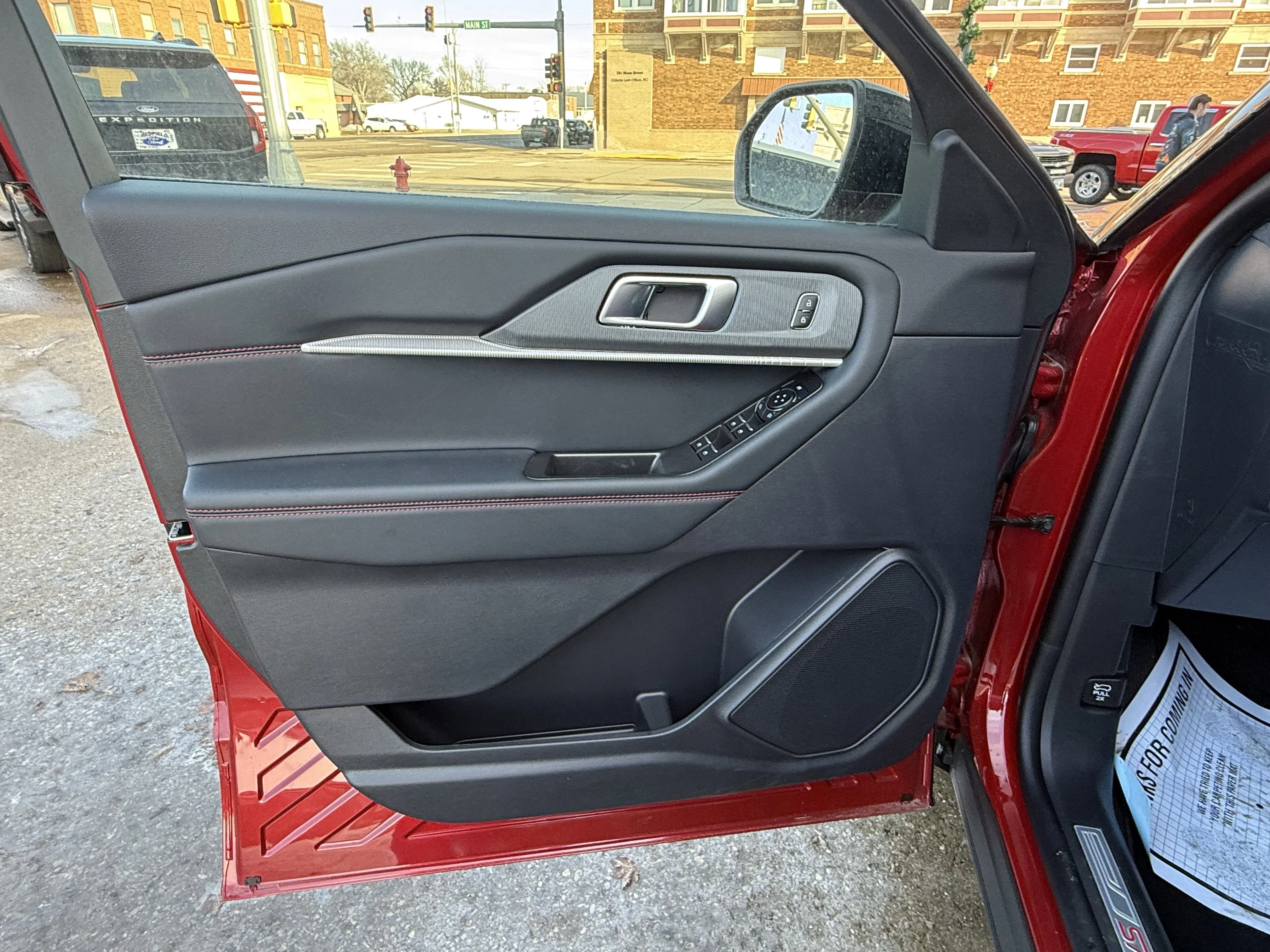 2026 Ford Explorer ST-Line - Photo 9