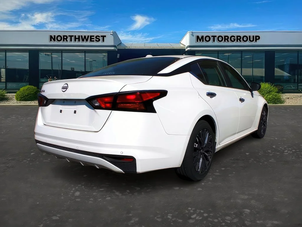 2025 Nissan Altima SV - Photo 6