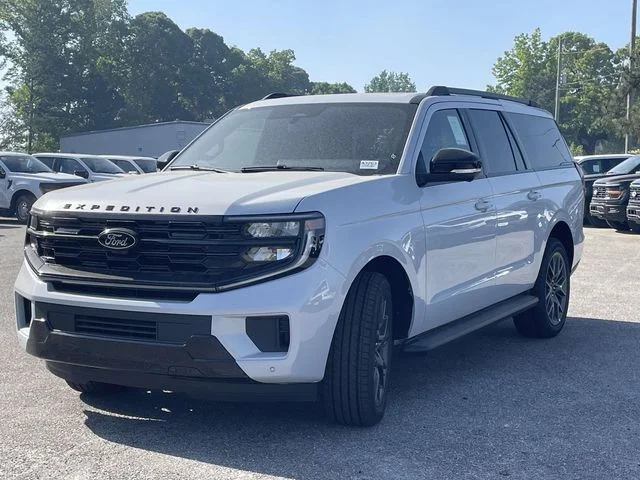 New 2026 Silver Ford Platinum image 5