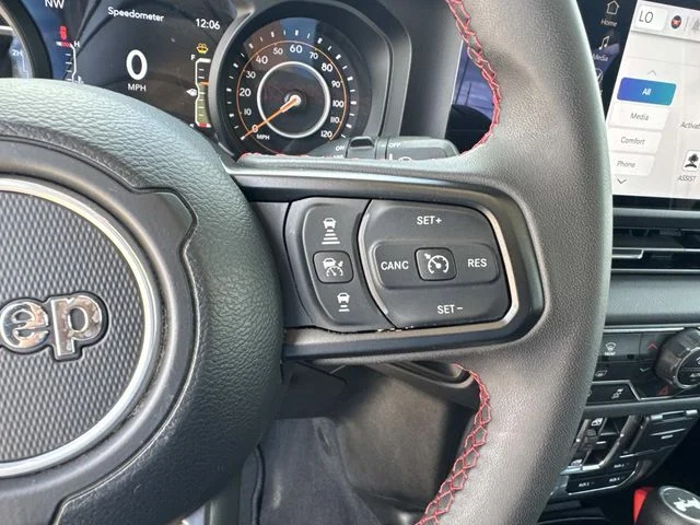 Used 2025 White Jeep Rubicon image 36