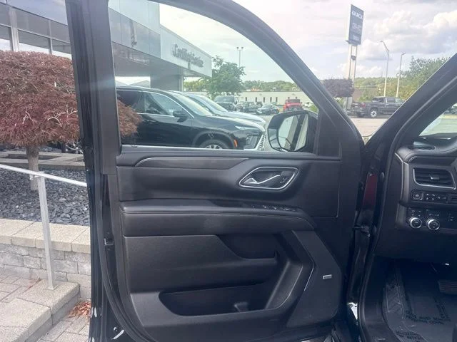 Used 2022 Black GMC AT4 image 10