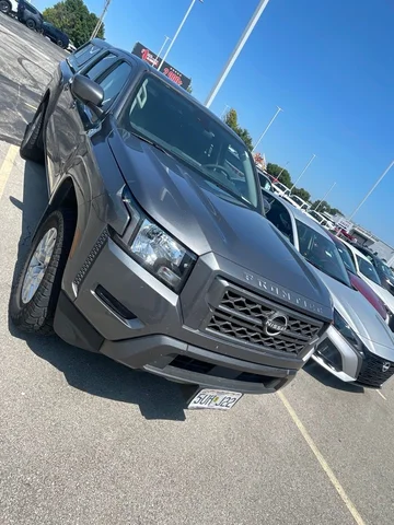 2022 Nissan Frontier SV