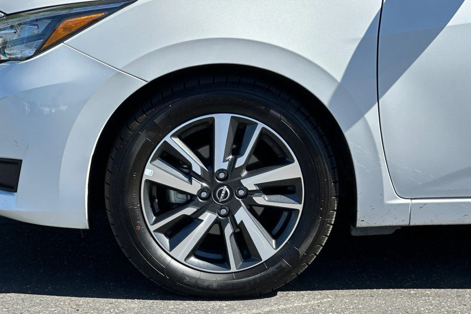 Used 2025 Aspen White Tricoat Nissan SV image 25