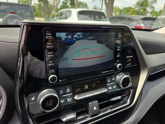 2021 Toyota Highlander XLE - Photo 17