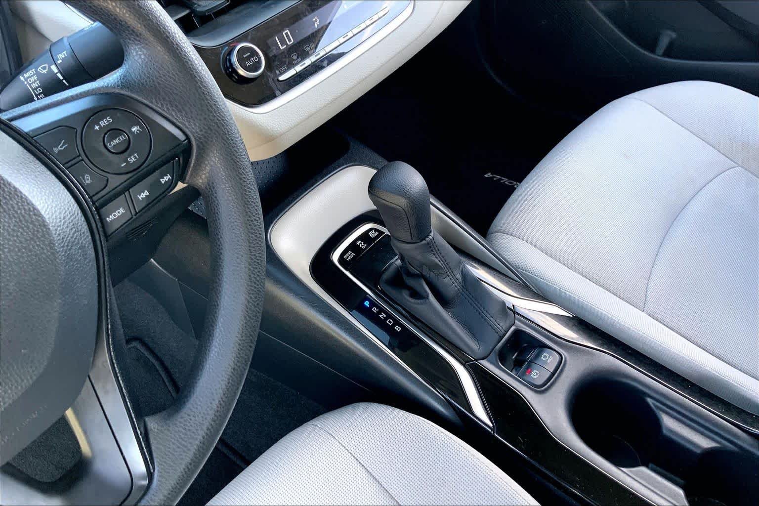 Used 2020 Super White Toyota Hybrid LE image 16