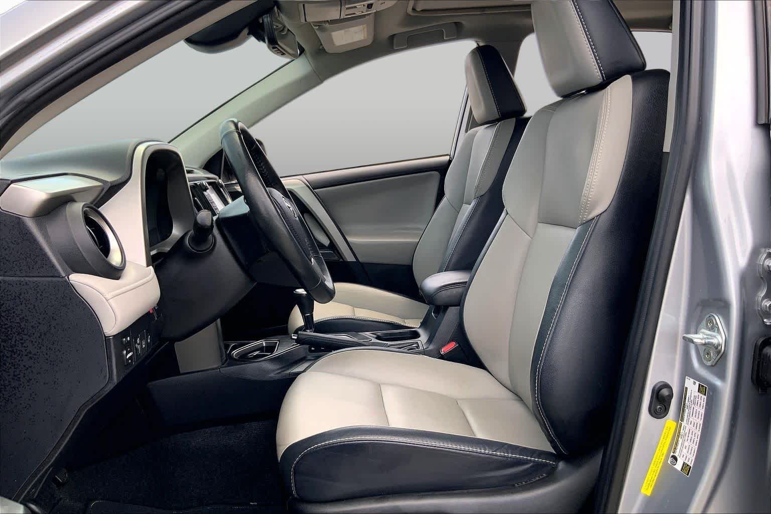 Used 2018 Silver Sky Metallic Toyota Limited image 8