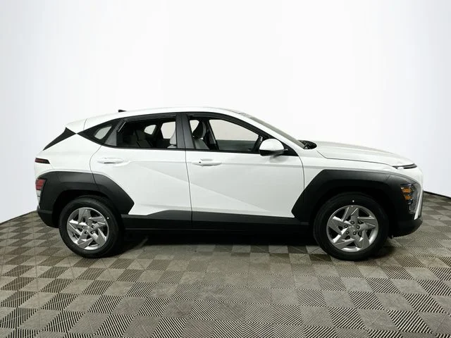 New 2026 White Hyundai SE image 2