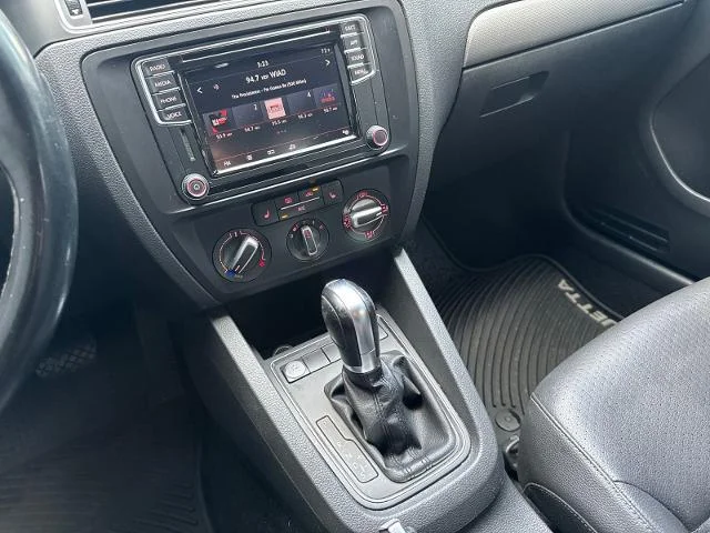 Used 2018 Platinum Gray Metallic Volkswagen  image 20