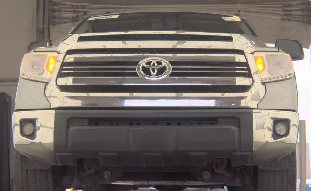 Used 2017 Toyota Tundra SR5 with VIN 5TFEM5F14HX120880 for sale in Kansas City