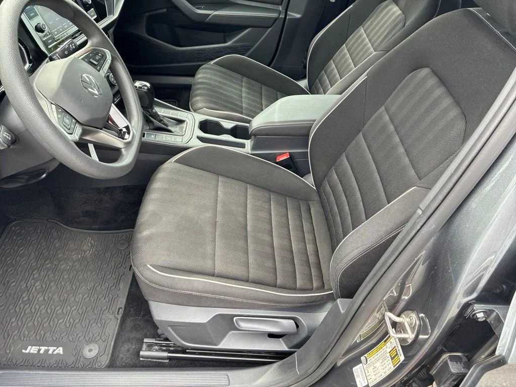 Used 2023 Gray Volkswagen 1.5T Sport image 11