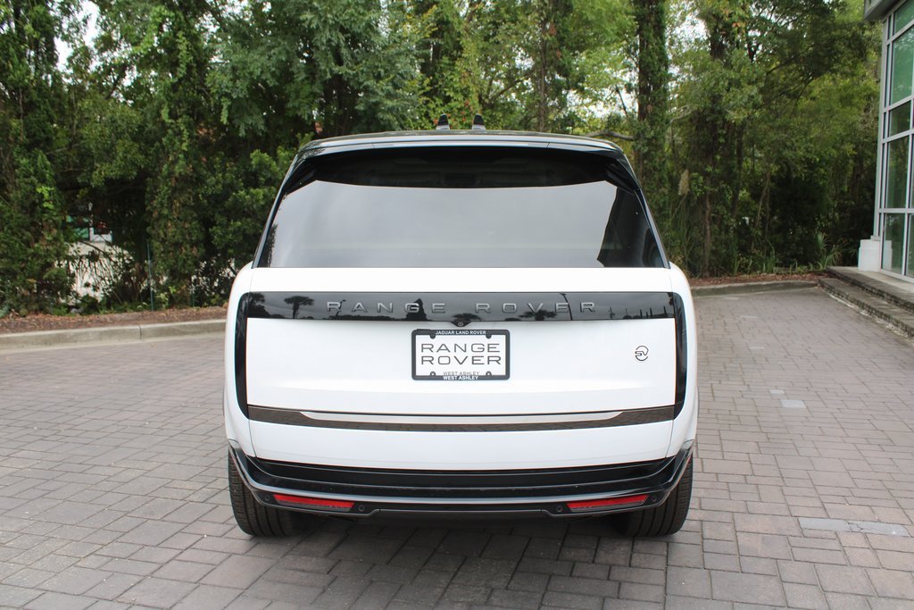 Used 2024 White Land Rover SV image 7