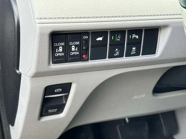 Used 2019 Gray Honda Elite image 27