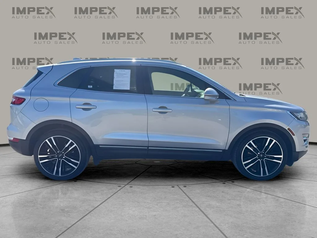 Used 2018 Silver Lincoln Reserve image 6