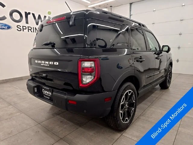 New 2026 Shadow Black Ford Outer Banks® image 5