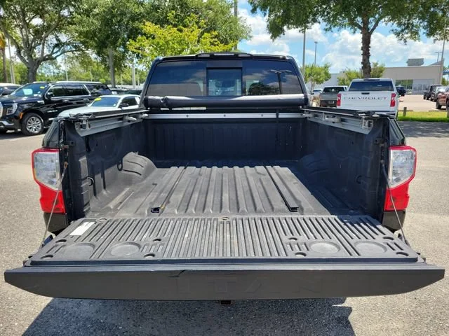 2021 Nissan Titan SV - Photo 11
