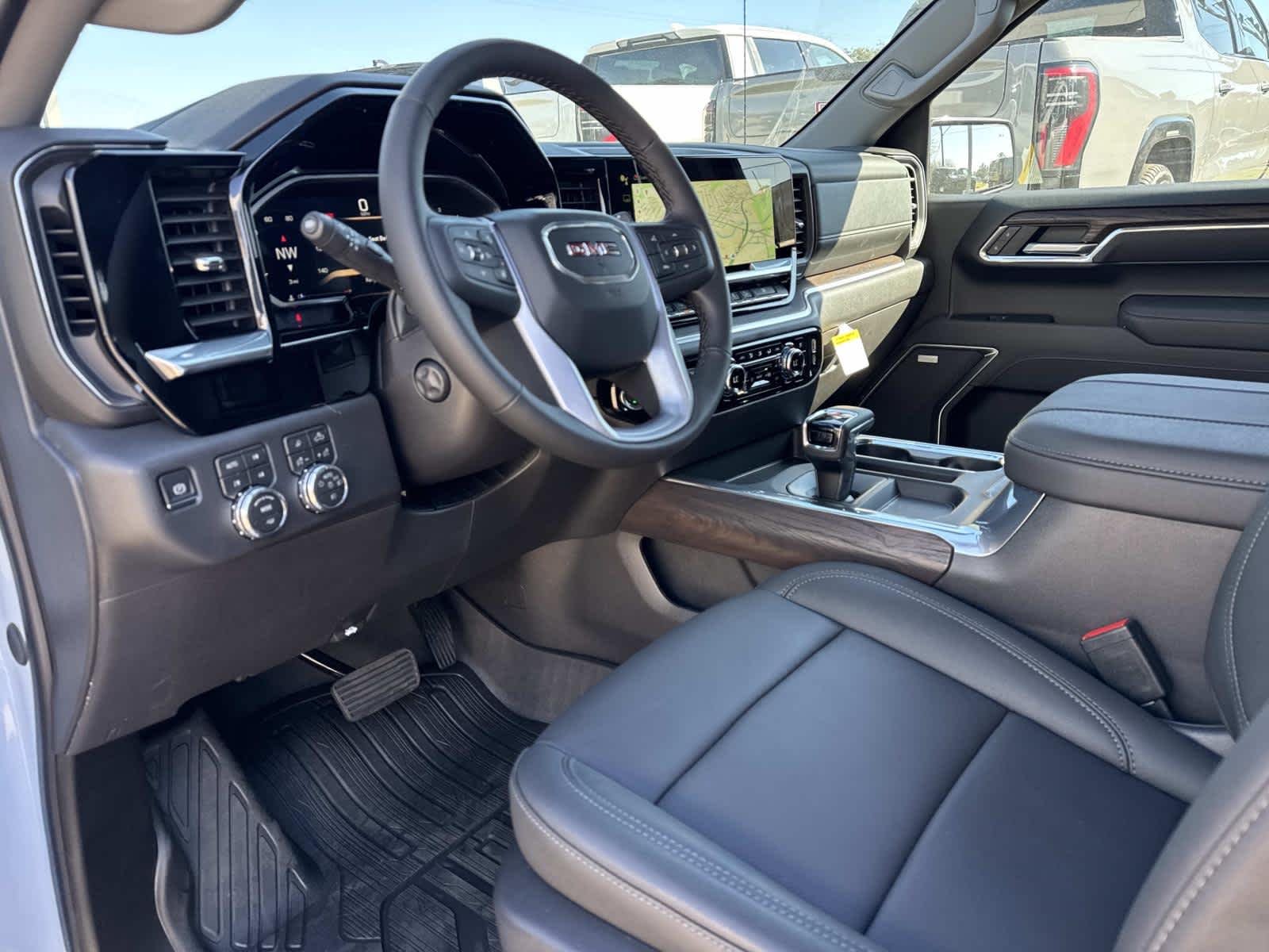 2026 GMC Sierra 1500 SLT - Photo 10
