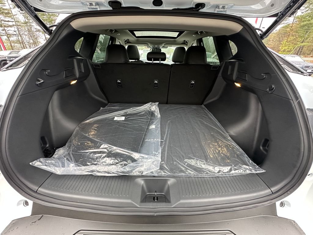 New 2026 Everest White Pearl TriCoat Nissan SL image 24