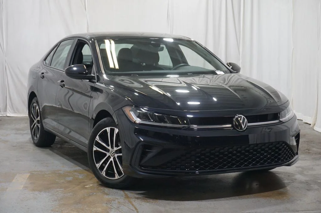 Certified Used 2025 Black Volkswagen 1.5T Sport image 2