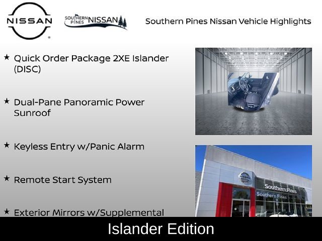 Used 2021 Silver Jeep Latitude image 10