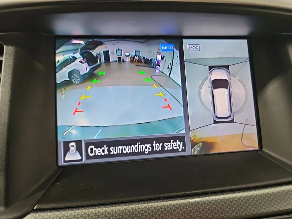 Used 2018 Green Nissan SL image 21