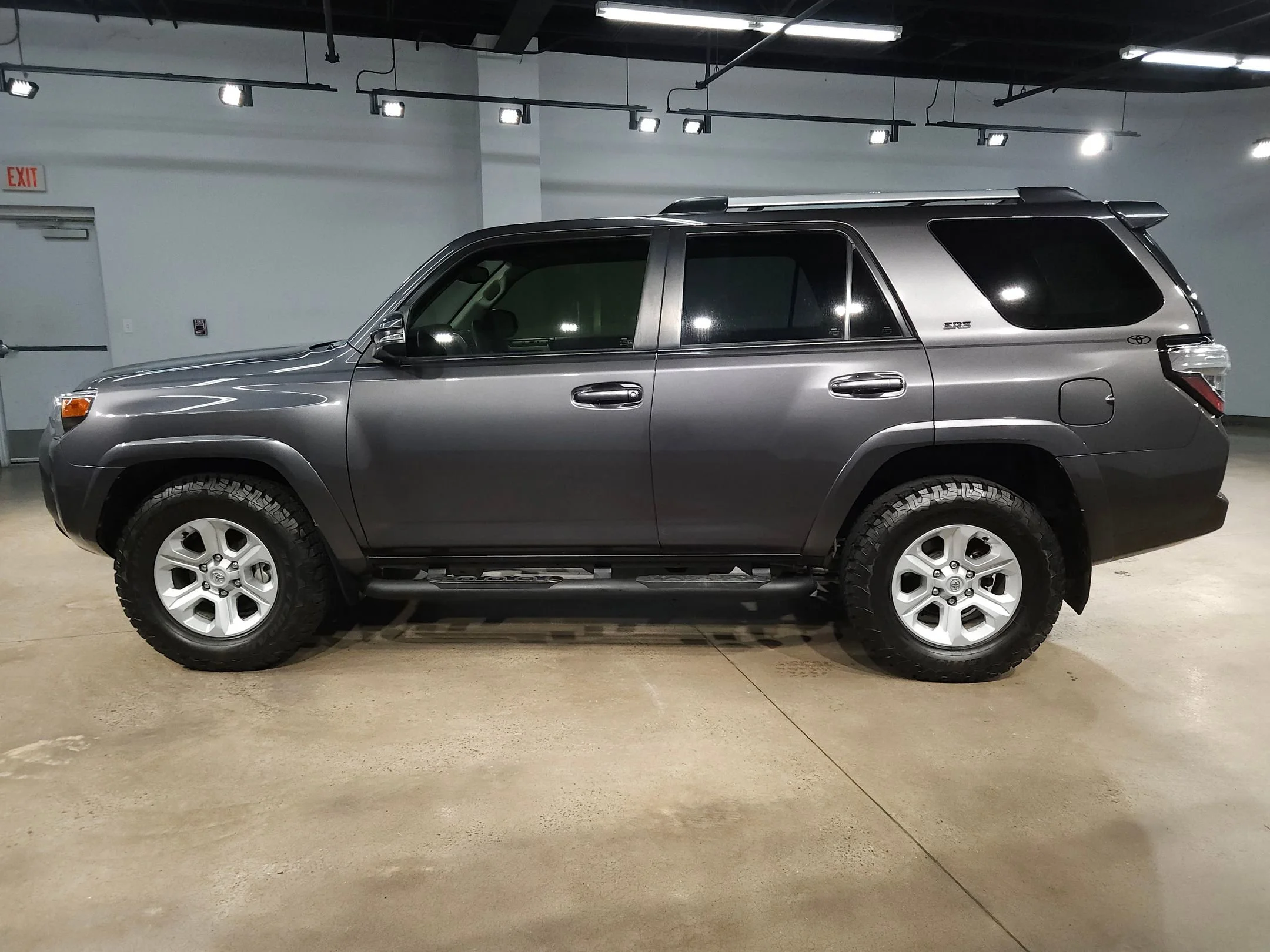 Used 2023 Magnetic Gray Metallic Toyota SR5 Premium image 4