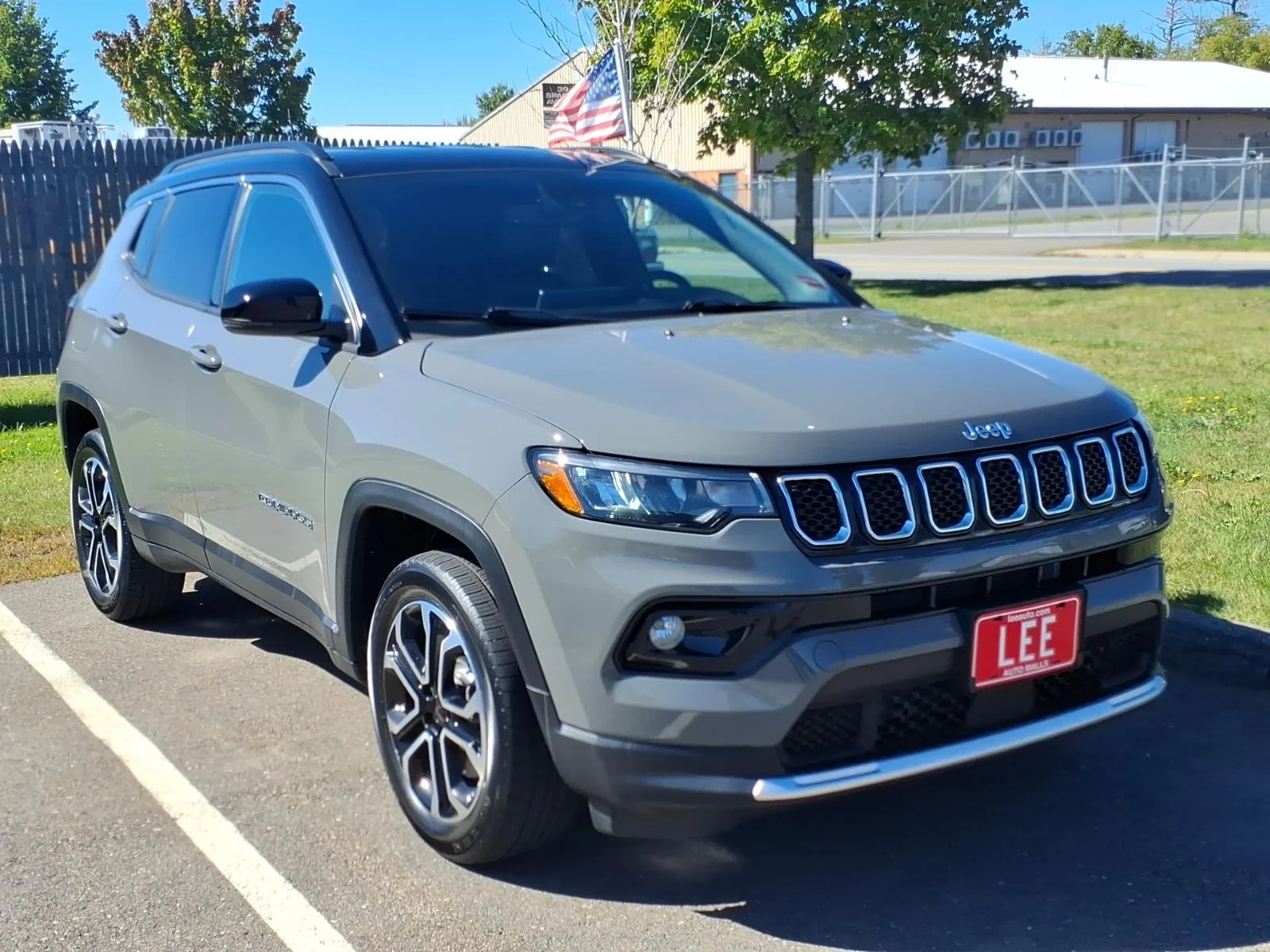 Used 2024 Gray Clearcoat Jeep Limited image 3