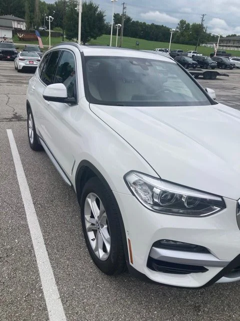 Used 2021 White BMW xDrive30e image 2