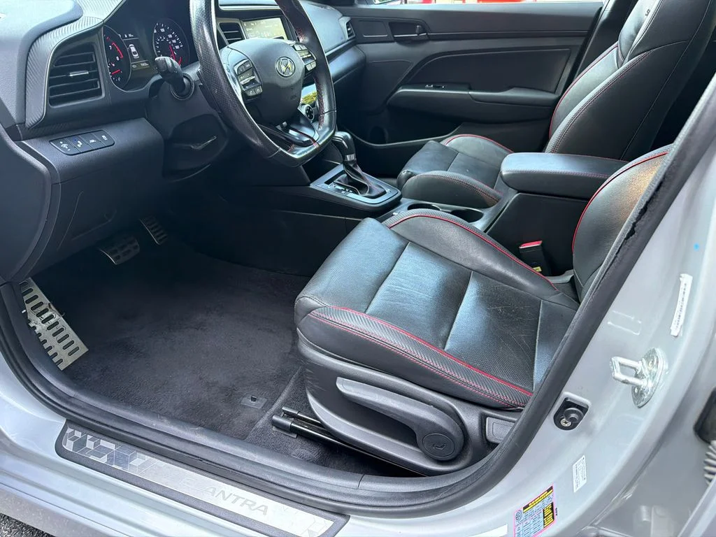 Used 2019 Silver Hyundai Sport image 9