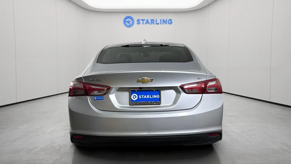 Used 2022 Silver Ice Metallic Chevrolet LT image 7